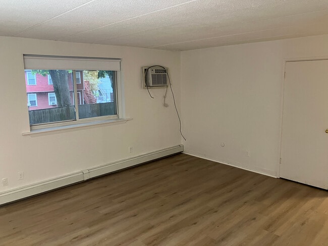 Photo - 287 Commercial St Unidad 11