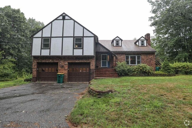 Building Photo - 63 Mill Rd Unit 2 Rental