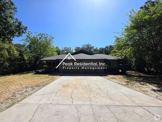 Building Photo - Updated 2bd/1ba Sacramento Duplex Rental