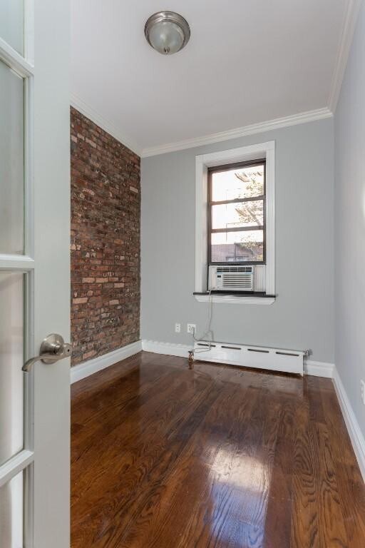 Photo - 230 E 32nd St