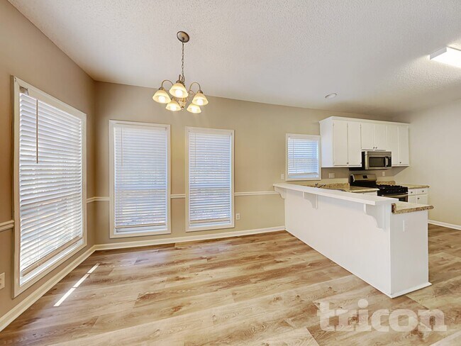 Photo - 8018 Christian Ct