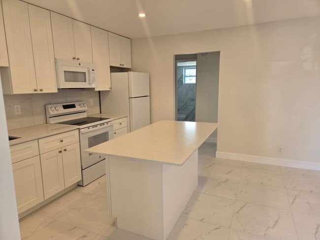 Photo - 620 S Broadway Unit 4