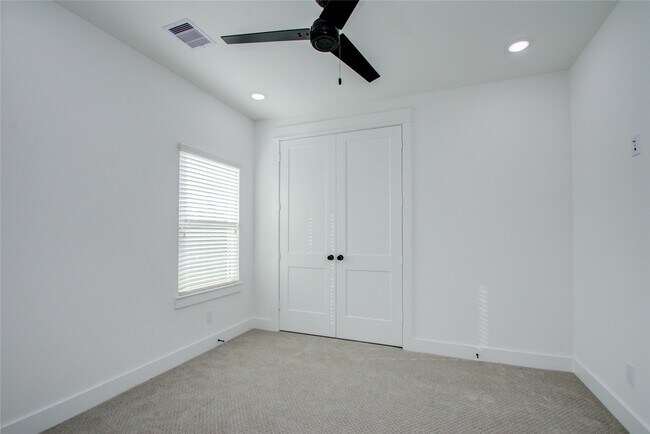 Photo - 3206 Live Oak St
