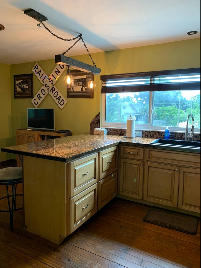 Photo - 416 E Strawbridge Ave