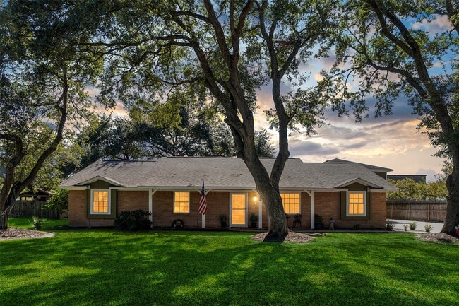 Photo - 1907 Dellore Ln