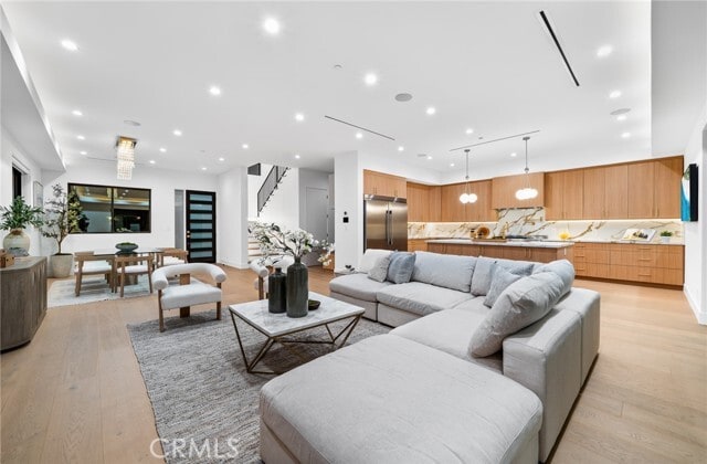 Photo - 5943 Hesperia Ave