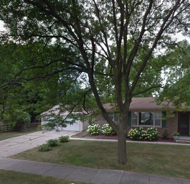 Photo - 1204 Snyder Rd