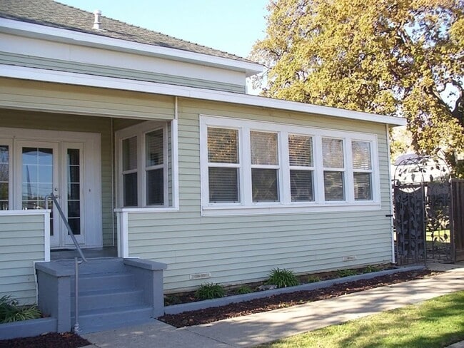 Photo - 510 6th St