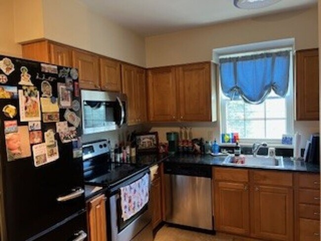 Photo - 301 Seattle St