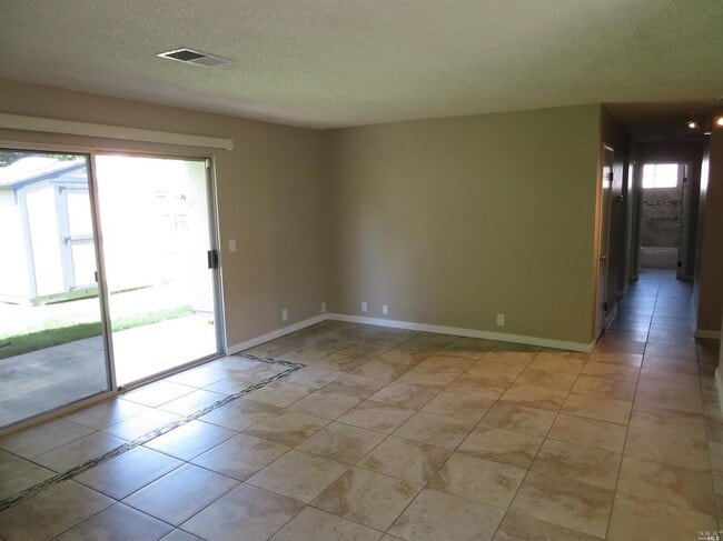 Photo - 1255 Whitehall Way