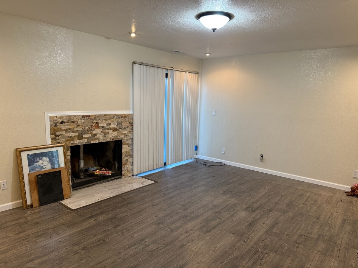 Photo - 90 Meadow Ter