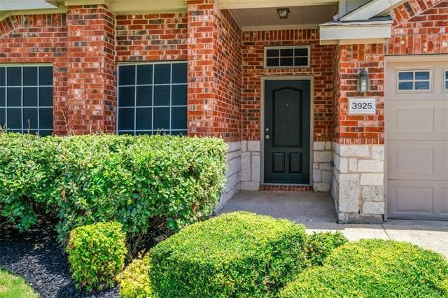 3925 La Tierra Linda Trail