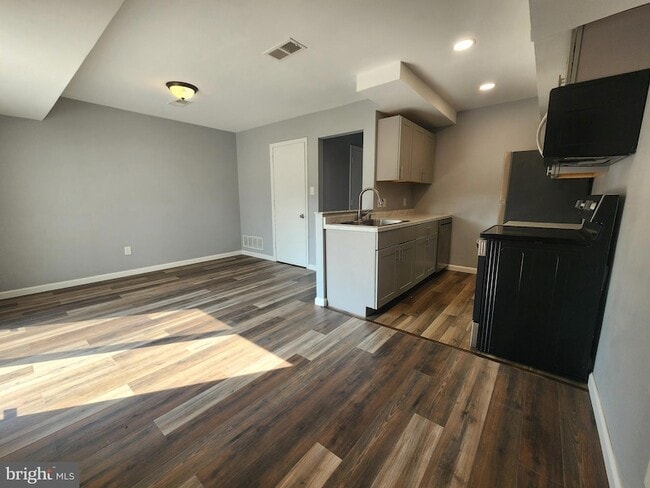 46 Village Dr