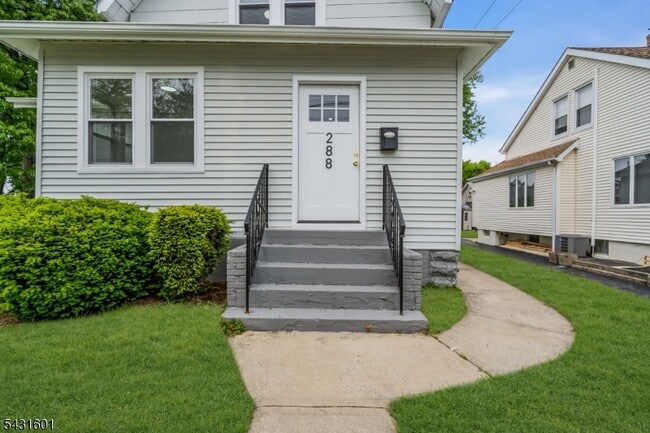 Photo - 288 Harrison St