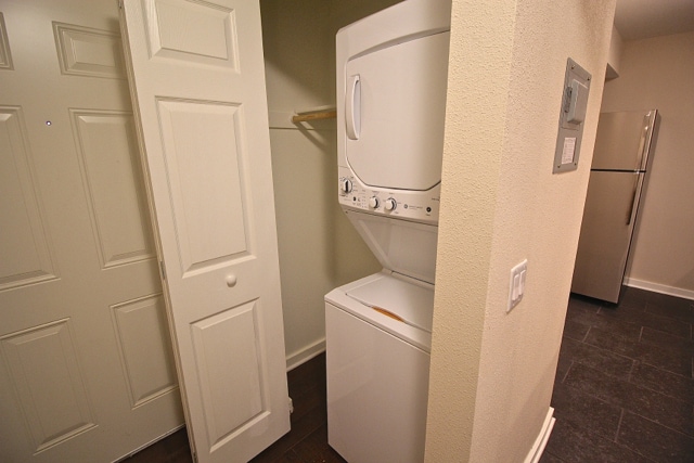 Photo - Warwick Gardens - 3926-3934 Warwick Blvd