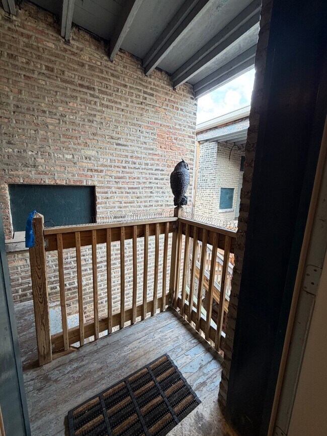 7025 N Sheridan Rd Unit 3N