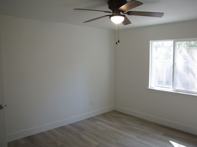 3408 W Alpine Ave