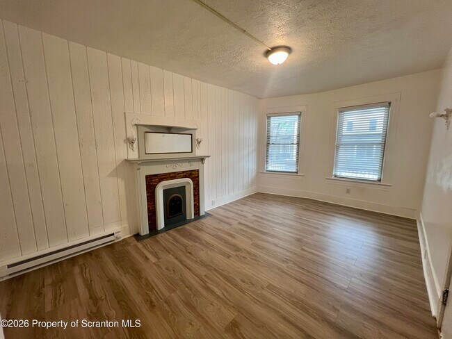 Photo - 1405 Linden St
