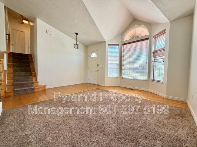 717 E Hundley Hvn Cir