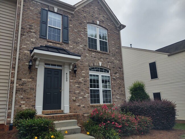 Move in ready End Unit Townhome located in... - Move in ready End Unit Townhome located in...