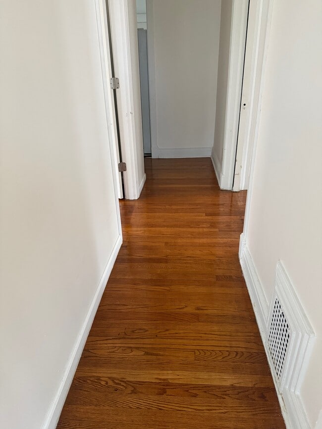 Photo - 1722 Wisconsin Ave Unit 2