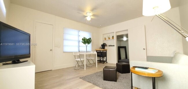 Photo - 275 NW 46th St Unit B