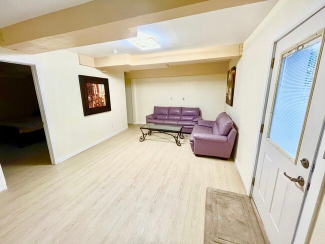 Sala - 3530 Deer Hill Rd Unidad A