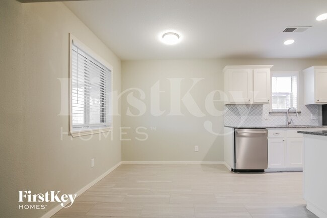 Photo - 2313 March Ln