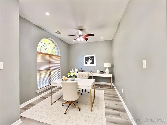 Photo - 806 Bent Wood Pl