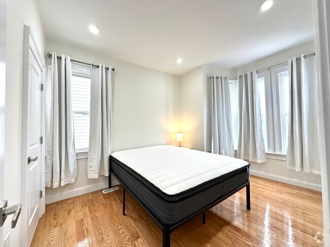 Building Photo - 11 Burrell St Unit 1 Rental