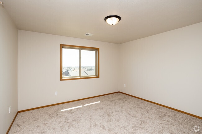 1BR, 1BA - 952SF - Bedroom