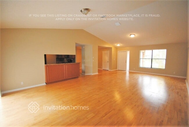 Photo - 365 NW 105th Dr