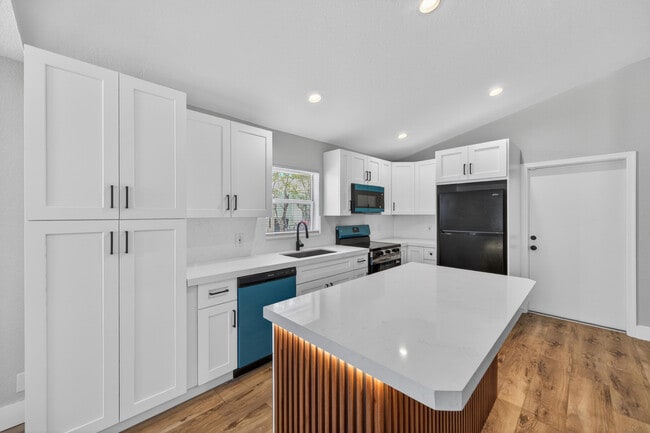 Photo - 351 NW 8th Ave