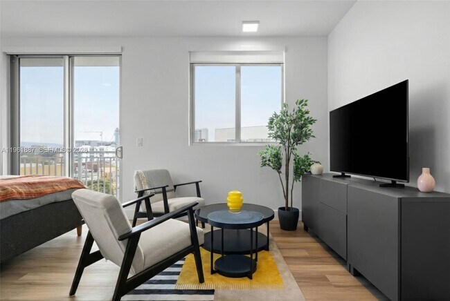 Photo - 650 SW 1st St Unidad 405