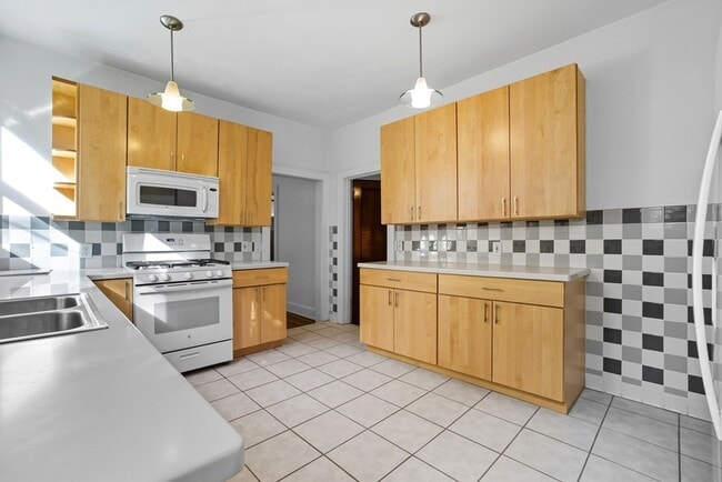 Photo - 609 Baldwin Ave