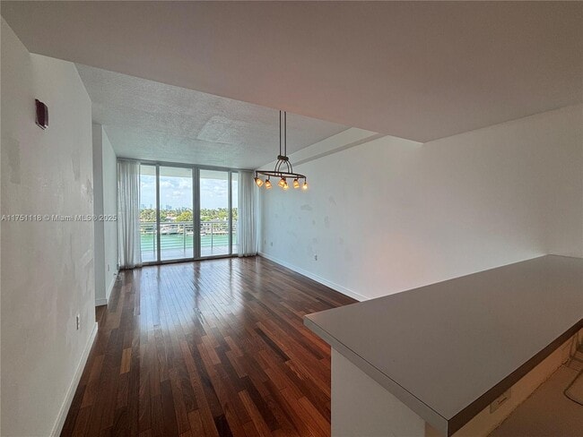 Photo - 6580 Indian Creek Dr Unidad 508