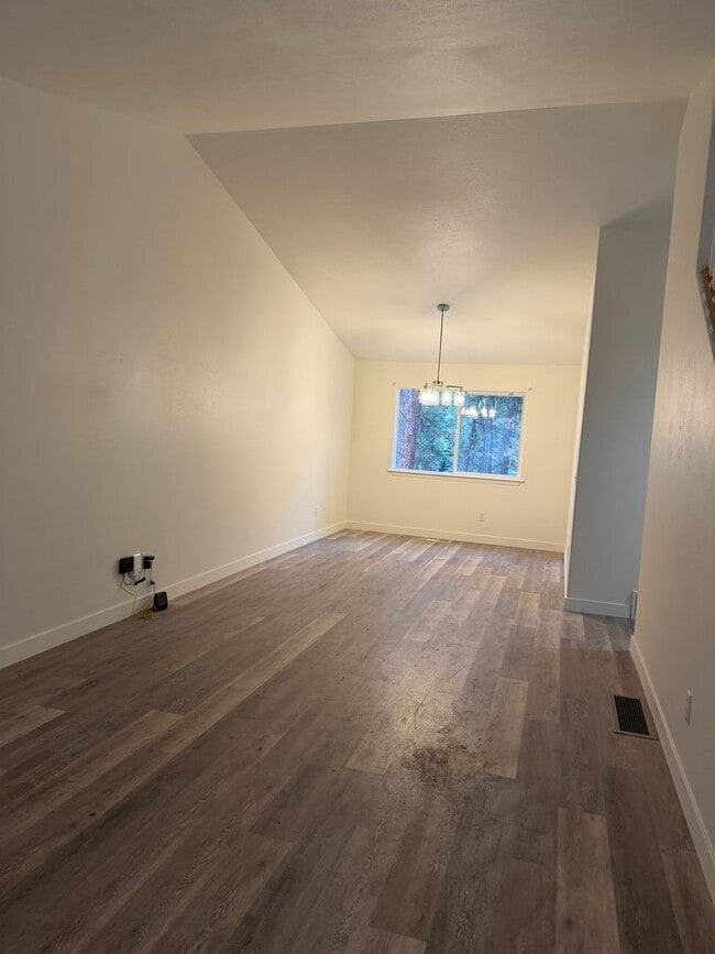 Photo - 4 Bedroom Duplex for Rent