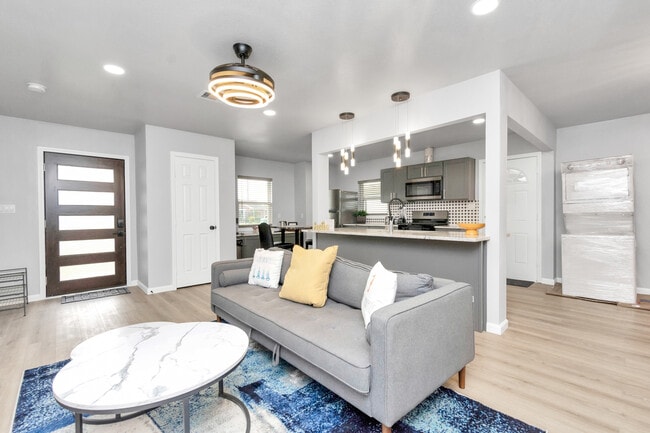 Photo - 5107 Cortelyou Ln