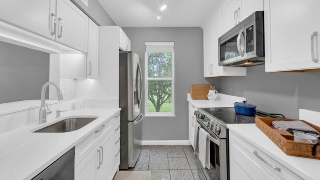 Building Photo - 935 Quay Ave Unit H Rental