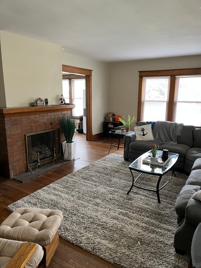 Photo - 1301 Fulton St W