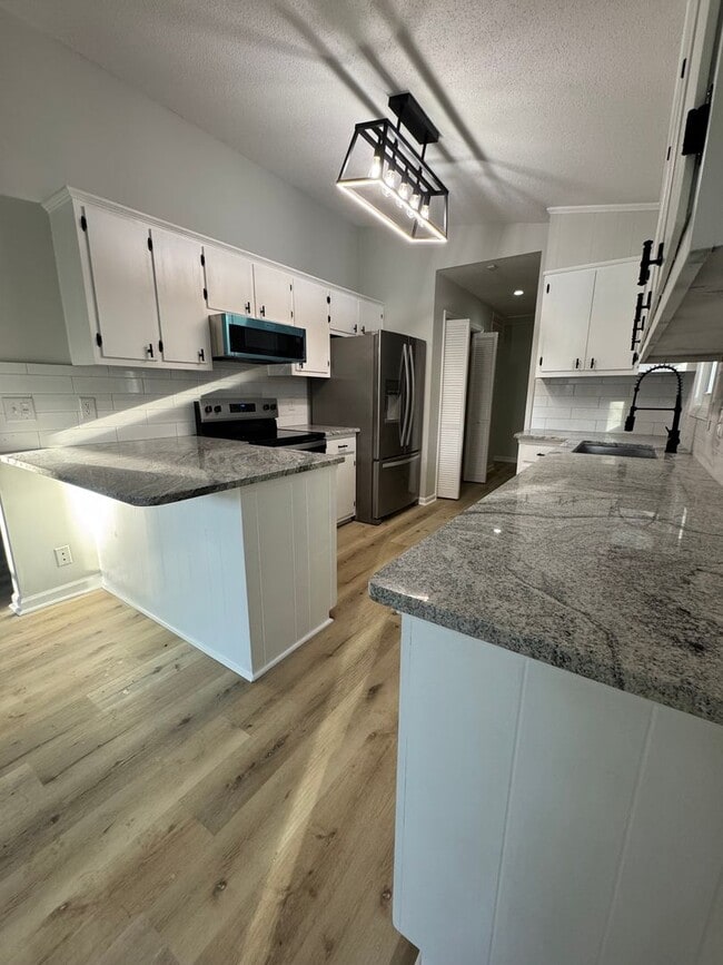 Photo - Modern 3bed/2bath in GREAT neighborhood!