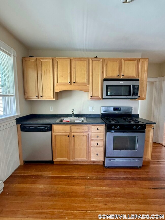 Building Photo - 86 Conwell Ave Unit 2