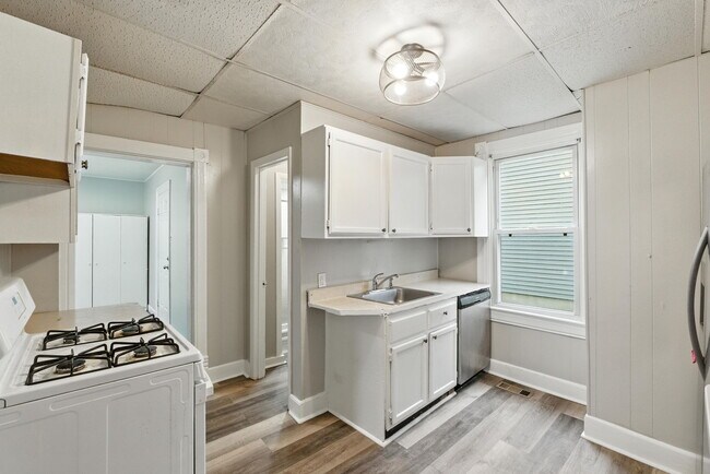 Photo - 5100 Berwyn Rd