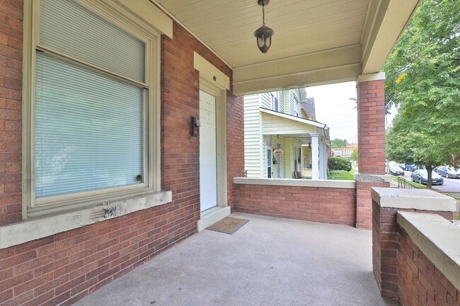 Photo - 4 Bedroom , 2 Bath Newly Renovated Townhou...