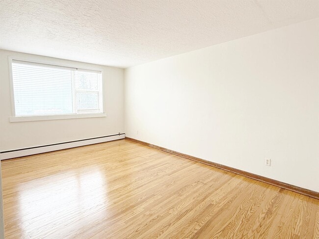 2371 Portage
