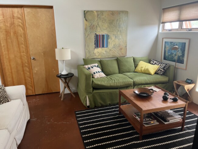 Photo - 18 Comanche Rd