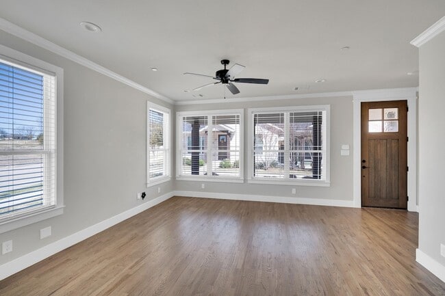 Photo - 500 Woodside Trl