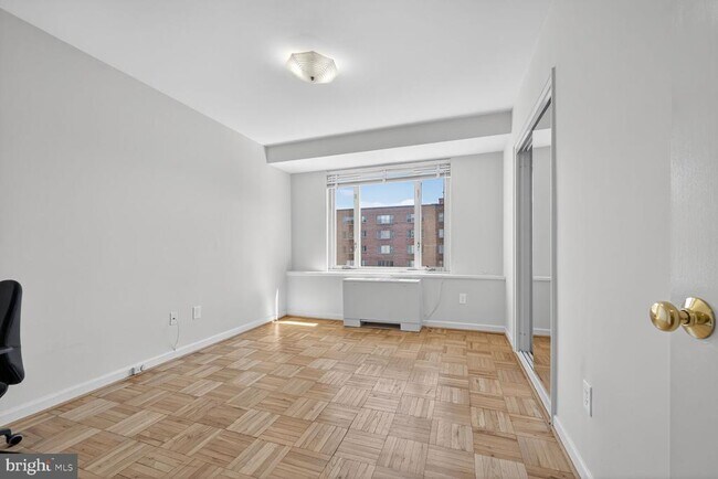 Photo - 4301 Massachusetts Ave NW Unidad 5009