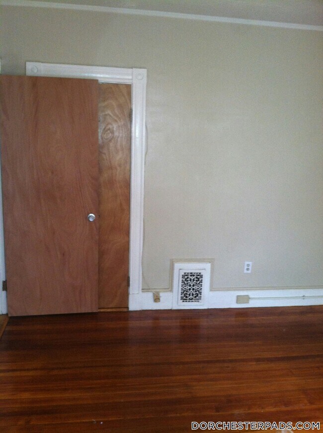 Photo - 8 Bailey St Unit 2