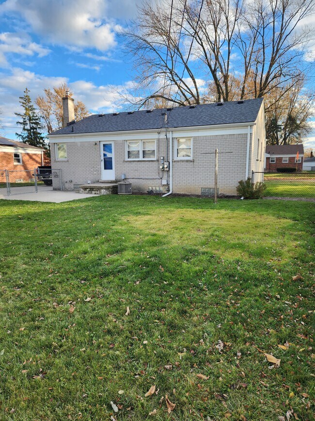 Photo - 29520 Minton